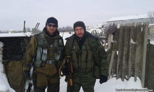 Бондо Доровских (справа) и ополченец из России