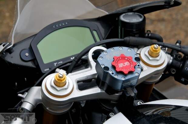 Triumph 675