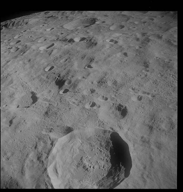 Редкие фотографии Луны от NASA