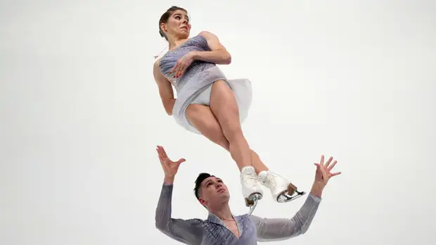 «На Играх бери любую — ставь на первое место»: Дмитриев о силе российских пар, «поющем» теле Валиевой и недокрутах Ханю