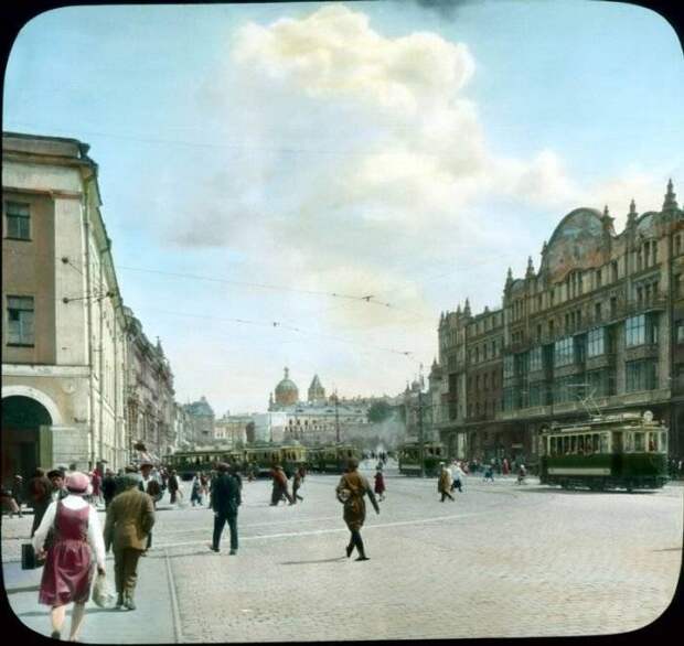 Редчайшие снимки Москвы 1931 года в цвете (77 фото)