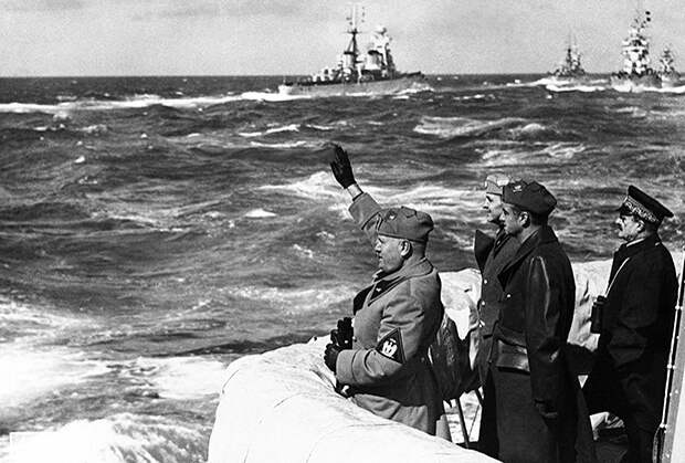 Бенито Муссолини у берегов Триполи, Ливия, 15 марта 1937 года