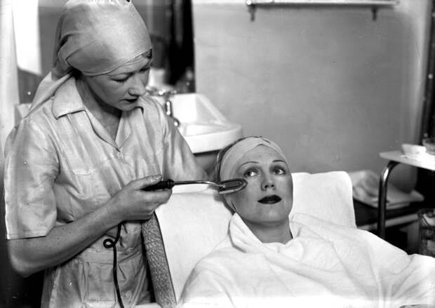 1933 год: электротепловые косметологические процедуры косметология, красота, старые фото