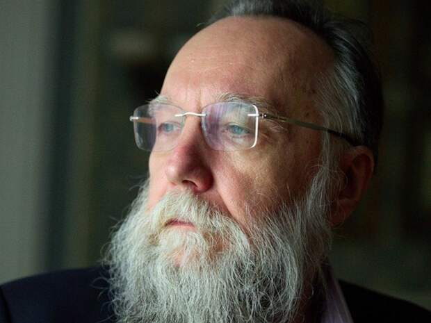 Дугин: власти забыли рассказать россиянам о новой идеологии