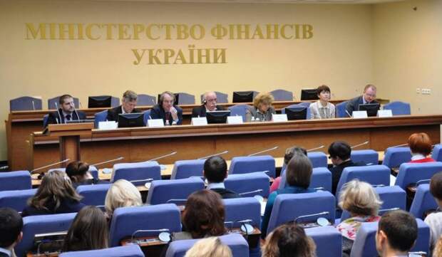Украина признала дефолт по долгу России и теперь просит о переговорах Украина признала дефолт по долгу России и теперь просит о переговорах