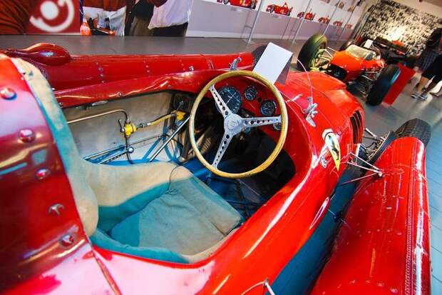 ferarri_museum_1 (12)
