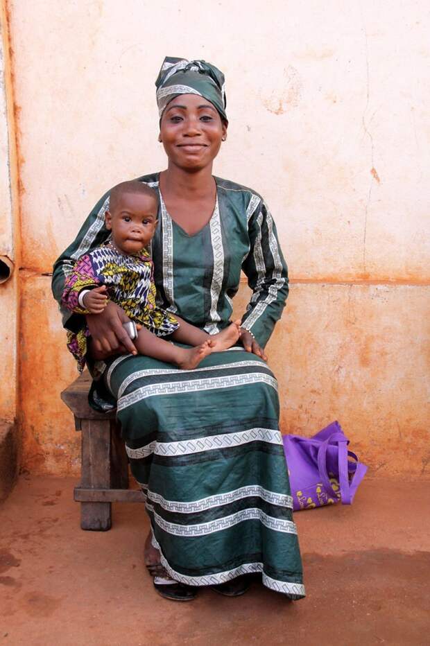 Порто-Ново, Бенин, 2009 мамы, материнская любовь, мать и дитя, путешествия, трогательно, фото, фотомир, фотоочерки