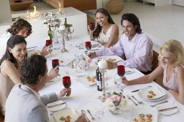 Секреты удачной сервировки: что должно быть на столе, если пришли гости