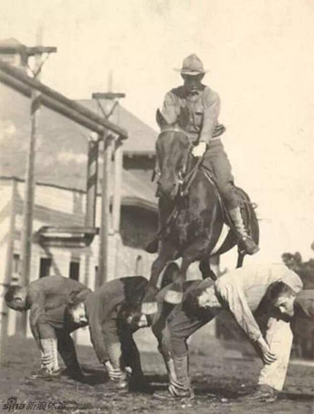 1930s-cavalry-training-3.jpg