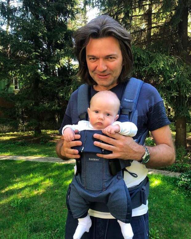 Недавно Дмитрий показал лицо маленького Марка Недавно Дмитрий показал лицо маленького Марка