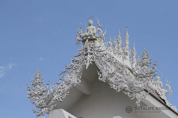Храмовый комплекс Ват Ронг Кхун (Wat Rong Khun) в Таиланде (20 фото) Храмовый комплекс Ват Ронг Кхун (Wat Rong Khun) в Таиланде (20 фото)
