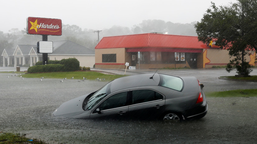 В США арестованы пять человек за ограбление магазина во время урагана «Флоренс»
