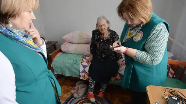 Забота у нас такая: как общество помогает пожилым