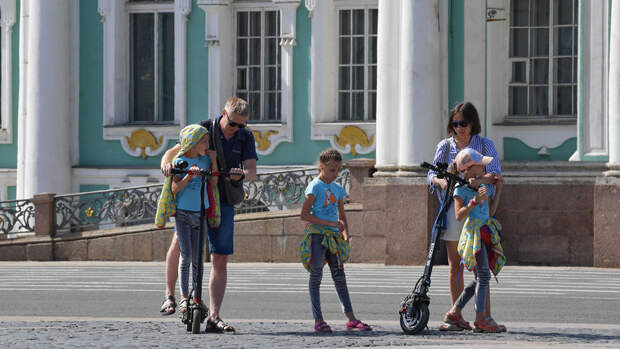 В Госдуме предложили назначать пенсии отцам трех и более детей с 57 лет