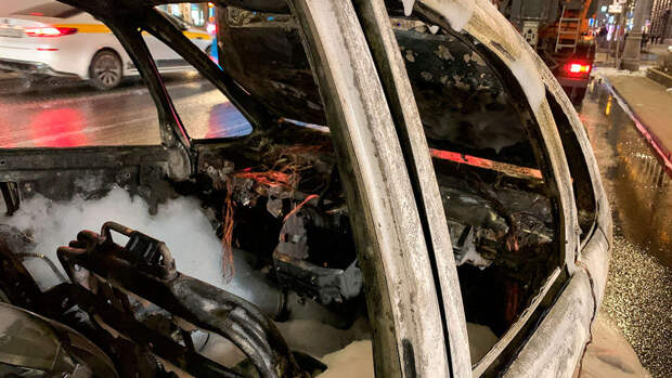 В Москве и Санкт-Петербурге за сутки сгорели восемь автомобилей