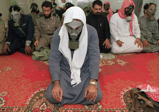 SOLDIERS PRAYING