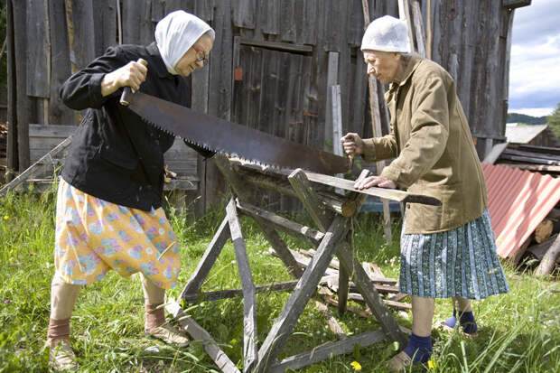 15 уникальных фотографий из жизни российской глубинки aunties07 15 уникальных фотографий из жизни российской глубинки