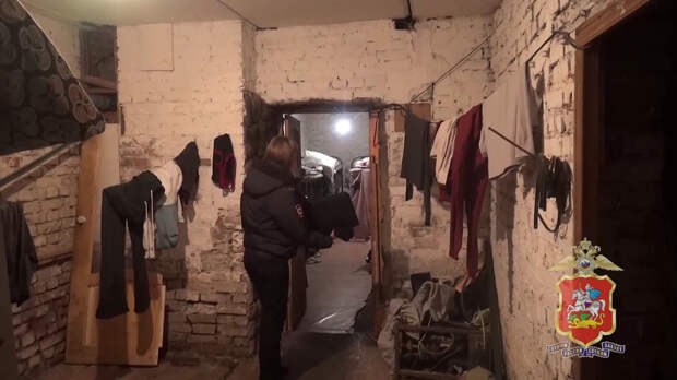 В деревне под Солнечногорском накрыли подпольный хостел с 89 нелегалами