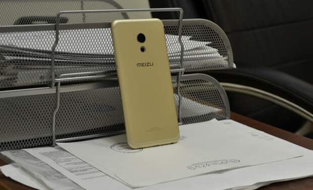 Meizu Pro 6 на столе