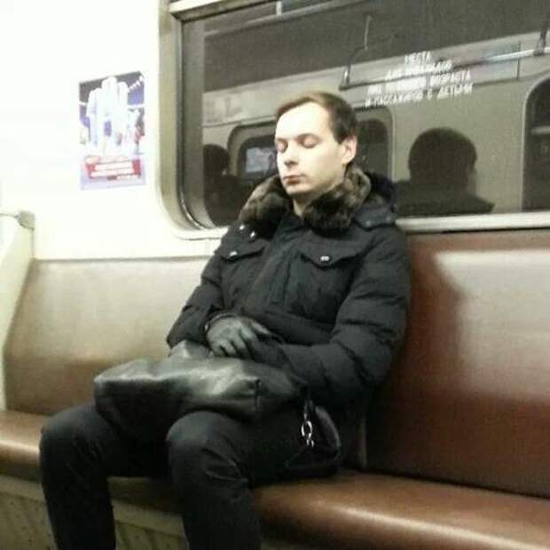 Краски в метро люди, метро