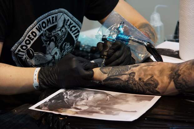 90% чернил для татуировок содержат вещества, вызывающие повреждение органов человека