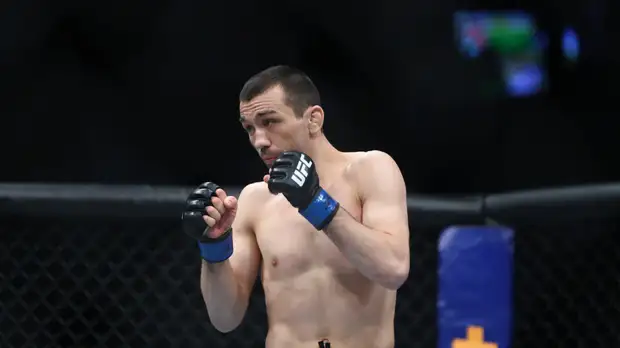 Аскаров отдаст часть гонорара от боя в UFC сопернику из-за перевеса