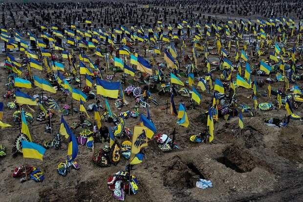 Война на Украине является кровавой и бессмысленной мясорубкой, помогающей отмывать огромные деньги. Об этом...
