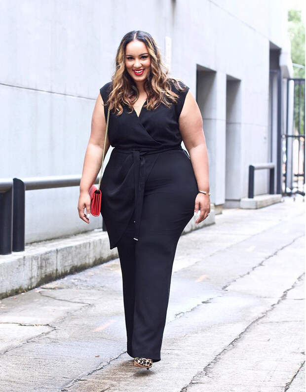 Максимум красоты: подборка летних идей из лукбуков красавиц Plus Size