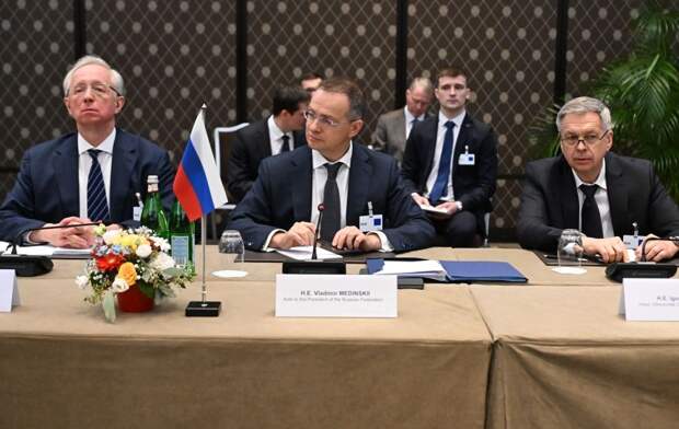 Песков: российская делегация докладывает Путину о ходе переговоров в Женеве