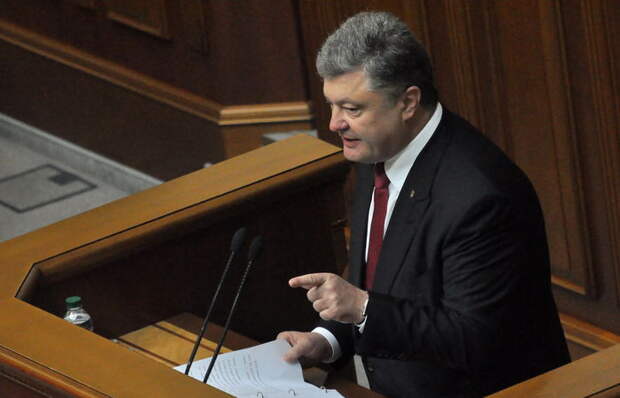 Порошенко заявил об "изменении формата войны" с Россией