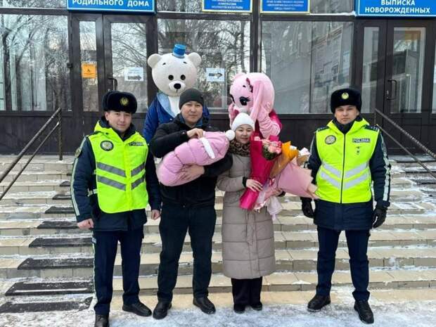 В Карагандинской области полицейские оперативно доставили женщину в роддом