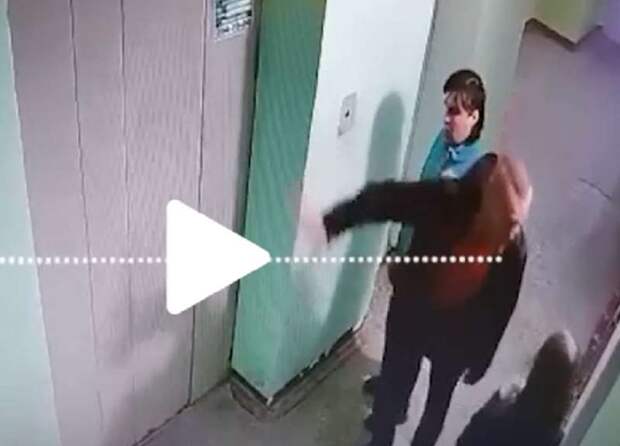 Сосед в Татарстане ударил шестиклассницу в живот из-за прикрытой двери подъезда