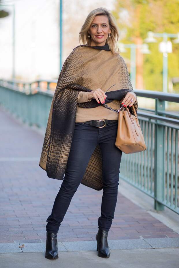 Jacket-Society-Our Reversible Houndstooth And Herringbone Ponchos-2201