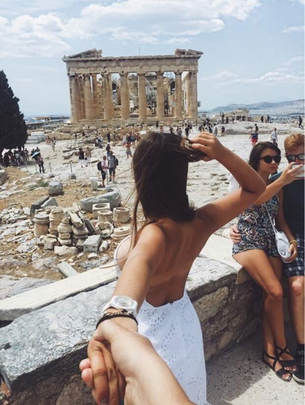 Перед балом дебютанток Tatler дочь Александра и Екатерины Стриженовых посетила Грецию