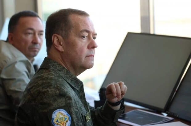 Генерал Попов назвал оружие, из которого может стрелять Медведев