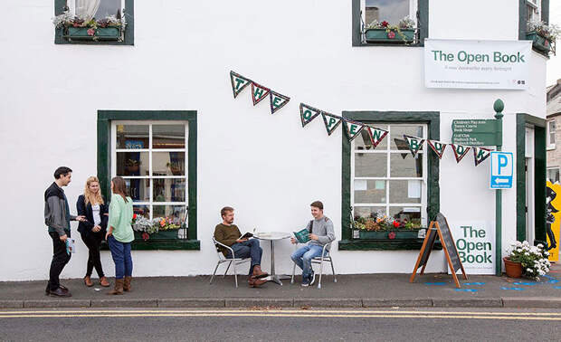 the-open-book-airbnb-bookshop-travel-wigtown-scotland-2