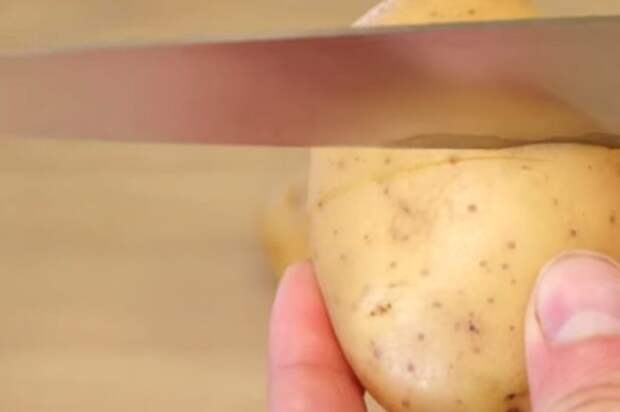 Как очистить картофель за 3 секунды: новый хит YouTube