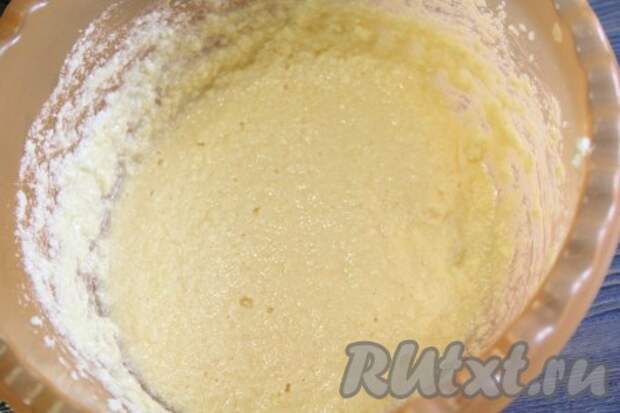 Масса получится воздушной и лёгкой.