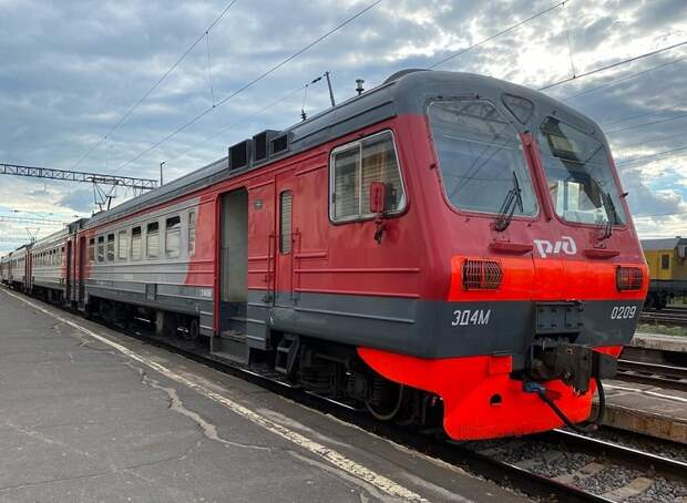 Из-за временного перекрытия Крымского моста задерживаются идущие через Ростов поезда