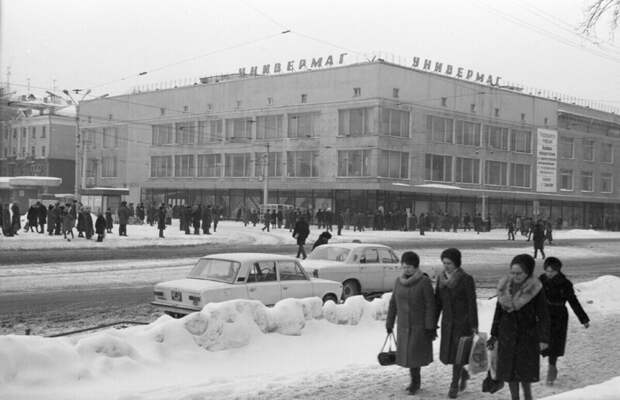 Прогулка по советскому универмагу. Смотрим ассортимент и цены