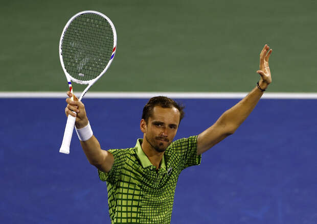 Медведев вышел в финал турнира в Дубае