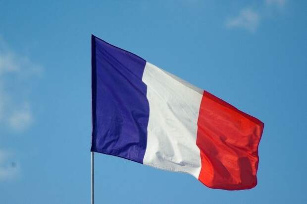 Во Франции из конституции страны исключили слово «раса» – СМИ