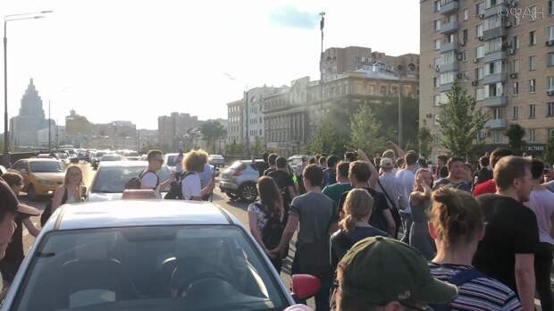 В ГД призвали запретить финансировать государственные СМИ, освещающие незаконные митинги В ГД призвали запретить финансировать государственные СМИ, освещающие незаконные митинги