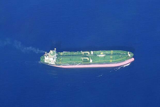 Трамп запретил Кубе брать нефть у России