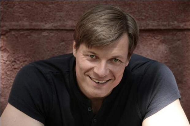 Алексей Моисеев: непростой путь в актерство, "Возвращение Мухтара", сказки для детей