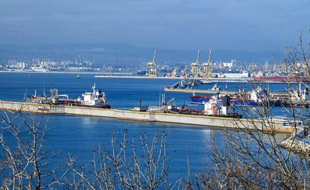 «Мы приняли это к сведению»: Зеленский, тихо посмеиваясь в Киеве, издевается над Трампом в Вашингтоне