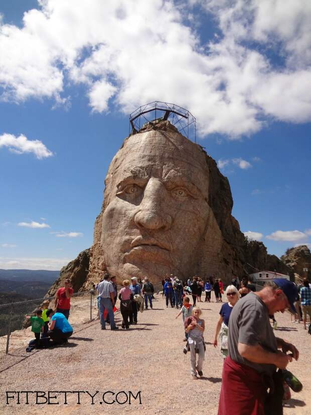 Самые известные гигантские статуи, высеченные в скалах  в мире, скалы, статуи