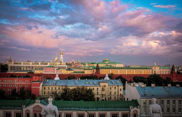 ID: 10625120 Дата съемки: 02.04.2015 Описание: Россия. Москва. Вид на город с крыши Российской государственной библиотеки им. В.И. Ленина. Арина Галеева/ТАСС