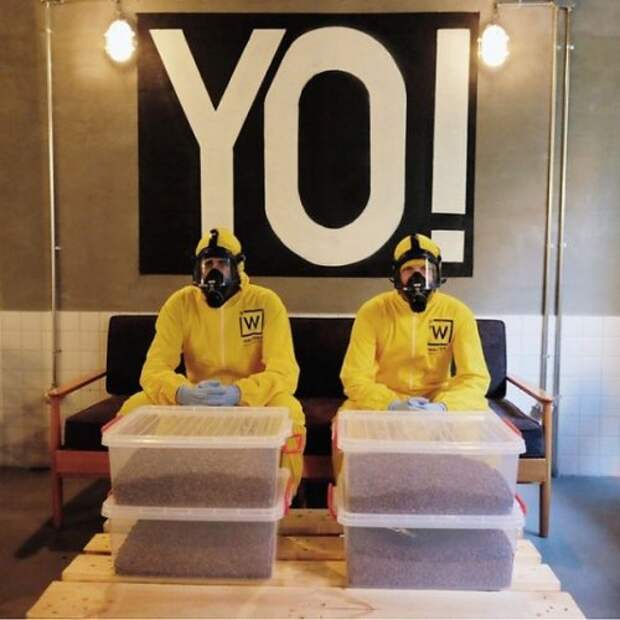 Стамбульская кофейня в стиле "Breaking Bad" (13 фото)