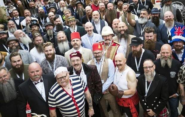 Усачи и бородачи Британии показали себя во всей красе ynews, бородачи, великобритания, необычные соревнования, новости, странные люди, усачи, чемпионат усов и бород